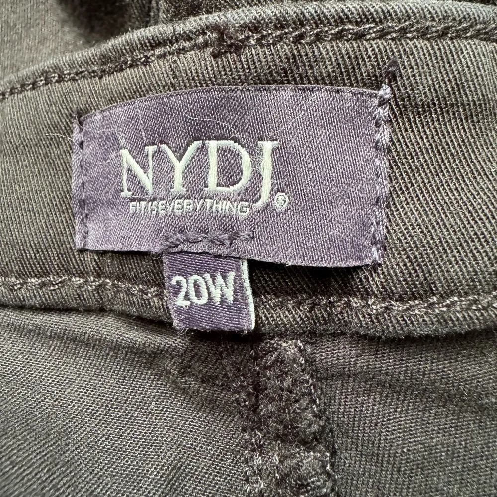 NYDJ Bermuda Shorts In Plus Size In Black Stretch Twill Size 20W - Image 8