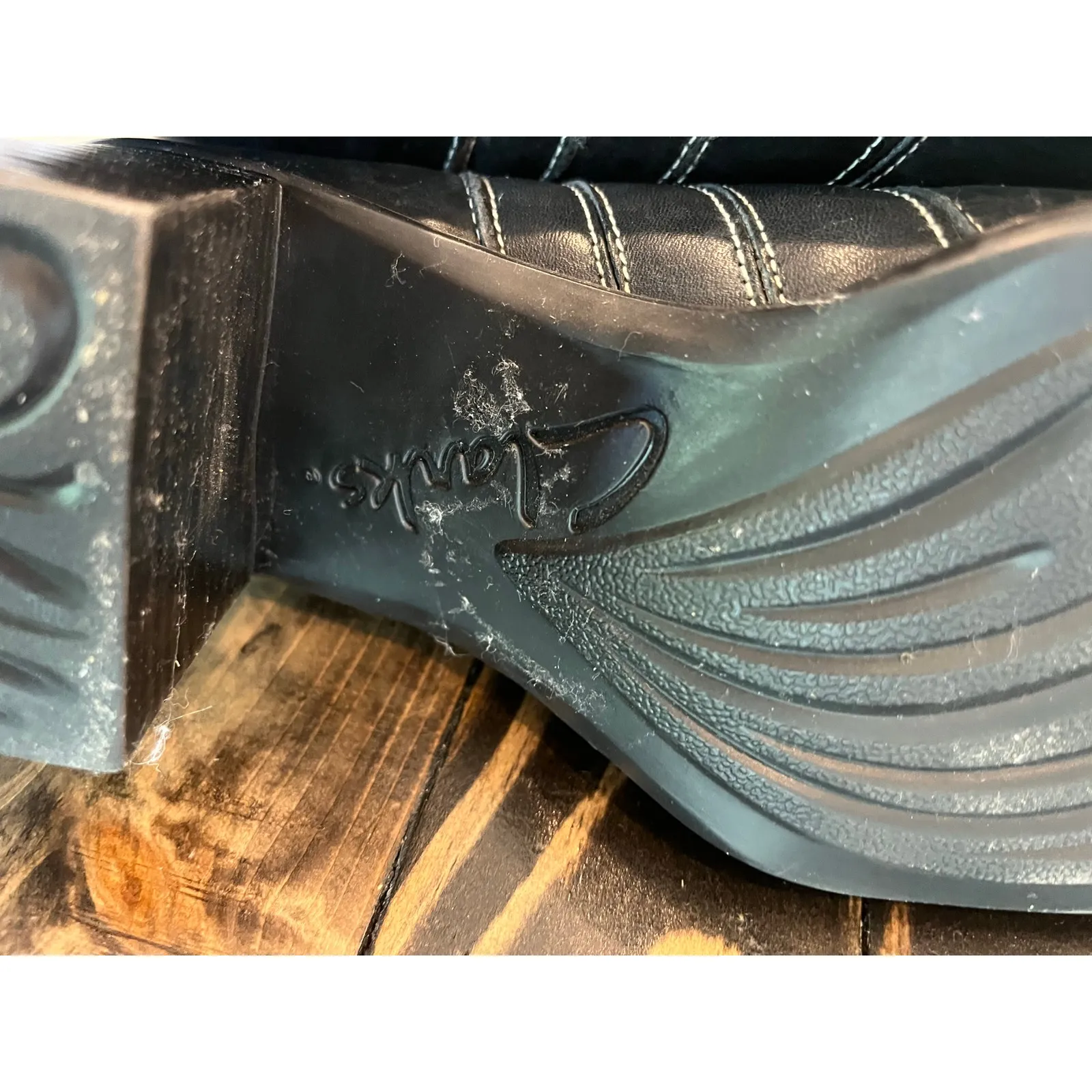 Clarks Y2K Slip On Block Heel Bootie Women 6.5 Leather Grunge Pump Square Toe - Image 7