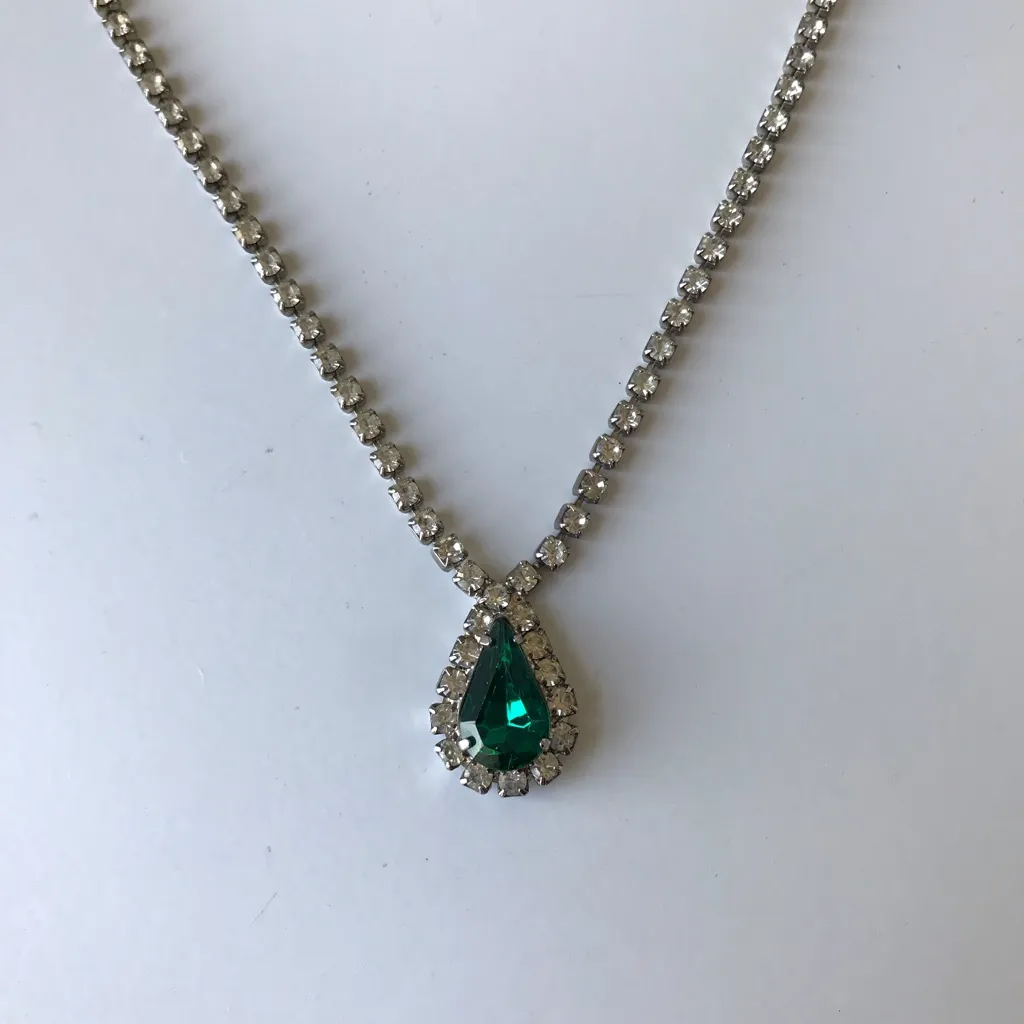 Vintage Rhinestone Tear Drop Emerald Green Necklace - Image 7