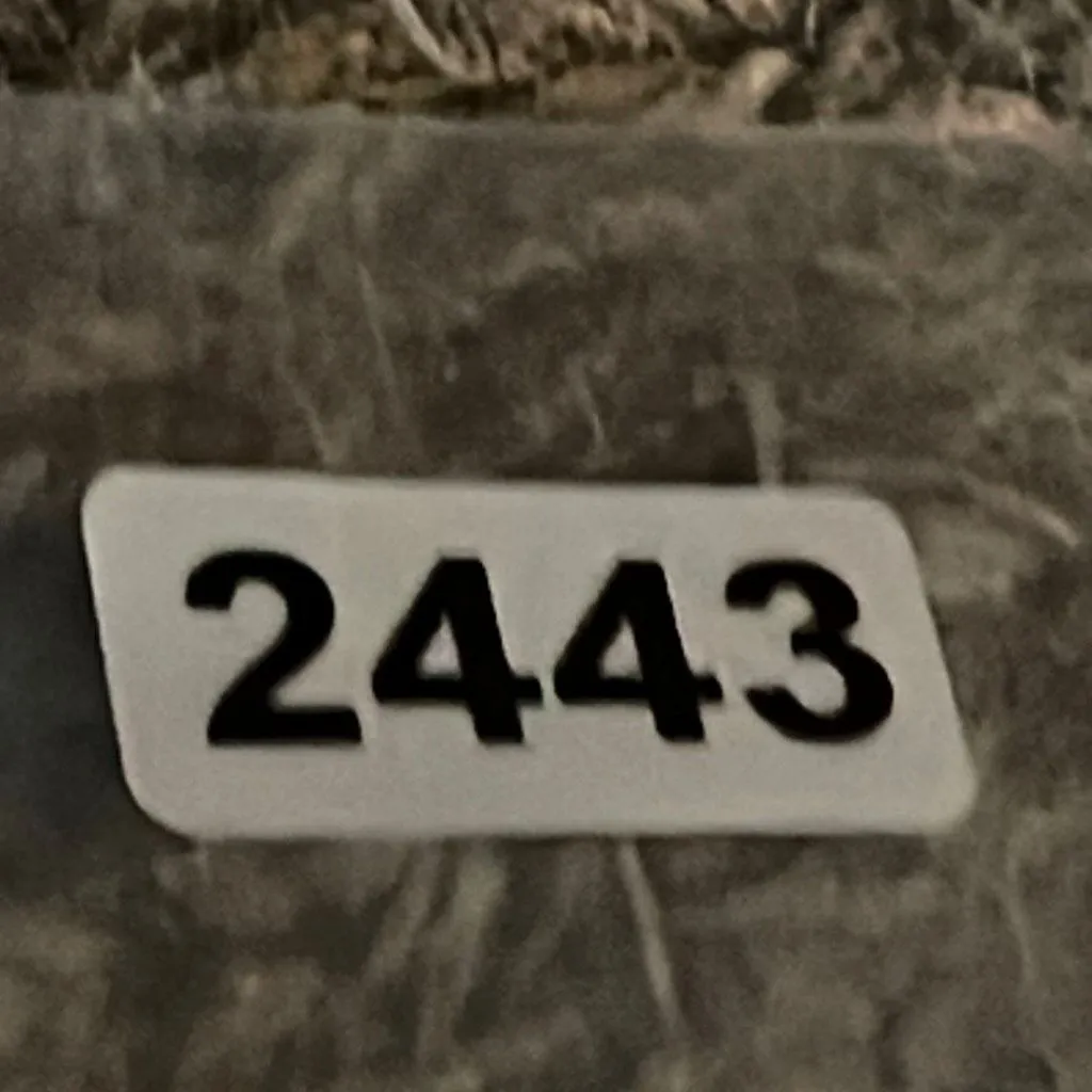 Aries Export size Medium 100% Alpaca made in Peru sweater. Brown - Image 9