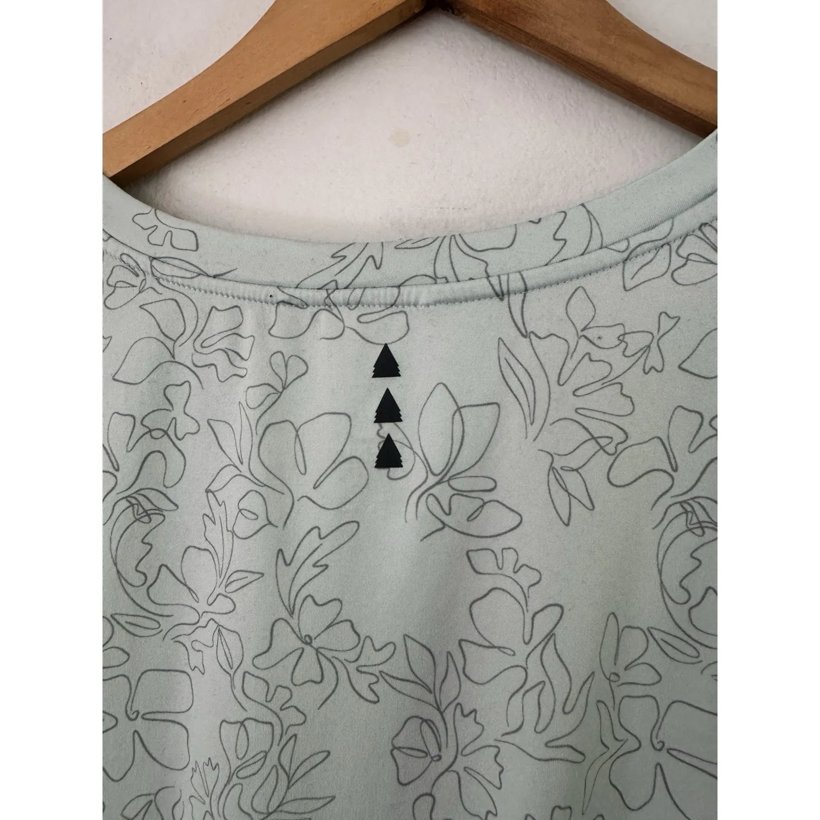 Ascend Tropical Floral V Neck Short Sleeve T - Image 4