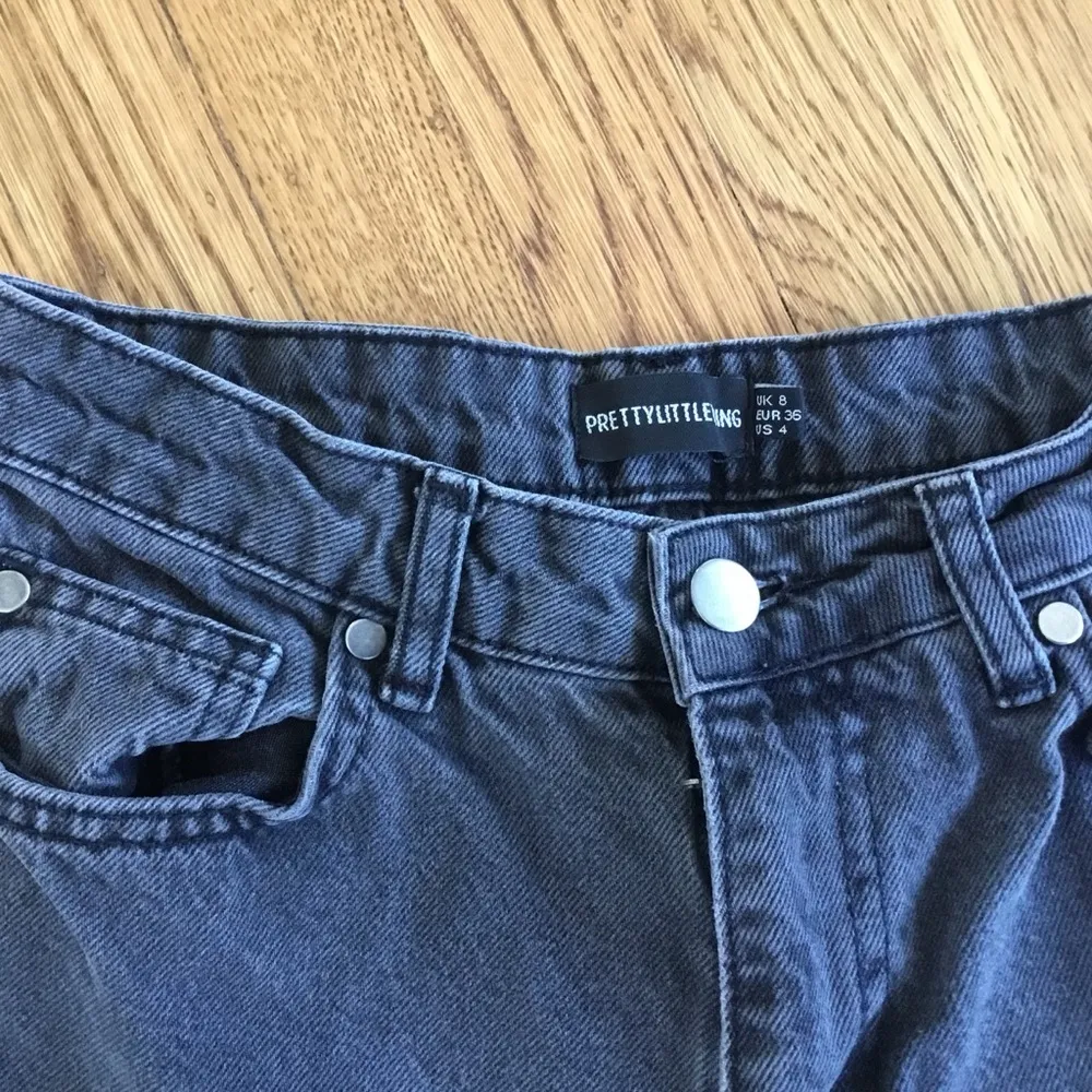 PrettyLittleThing Charcoal Jeans - Image 2