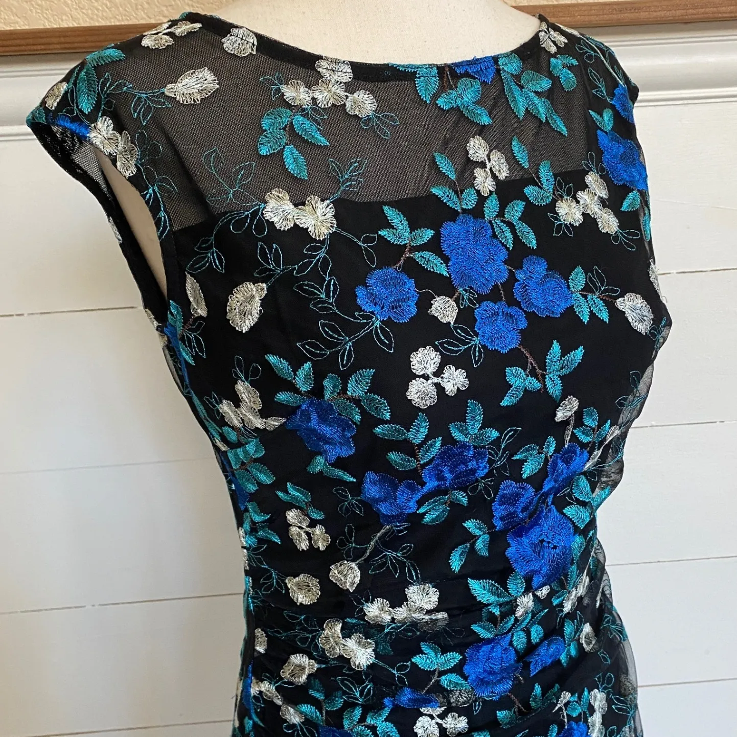 Lauren Ralph Lauren Black/Blue Floral-Embroidered Stretch Mesh Ruched Dress -‎ 0 - Image 4