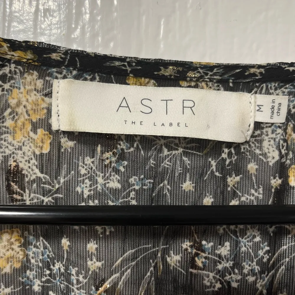 Astr The  Label Black mustard floral Long sleeve tiered dress size medium - Image 6
