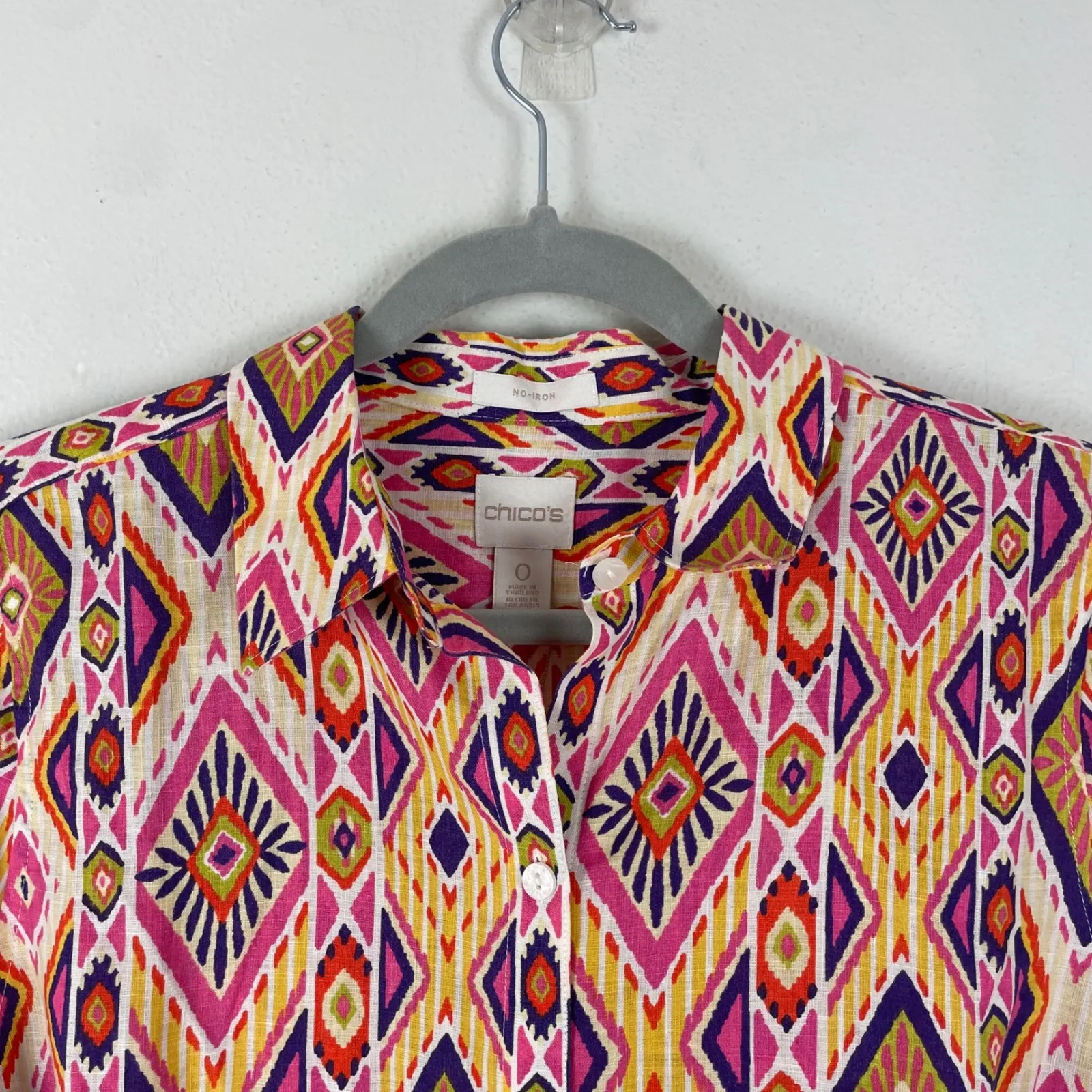 NWT Chico's No Iron Linen Shirt Size 0/ S Colorful‎ Diamond Print 3/4 Sleeve Top - Image 2