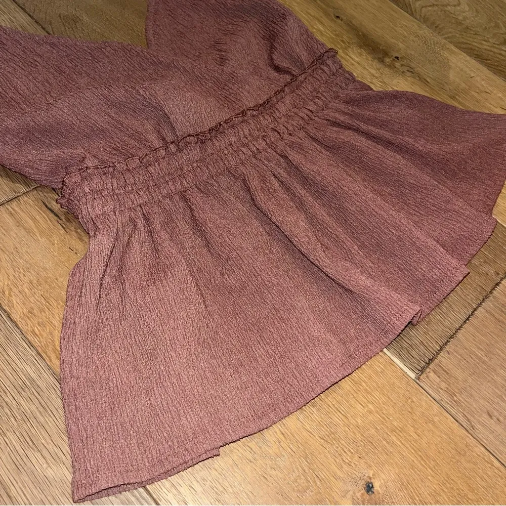 Express NWT Peplum textured halter top mocha Small - Image 2