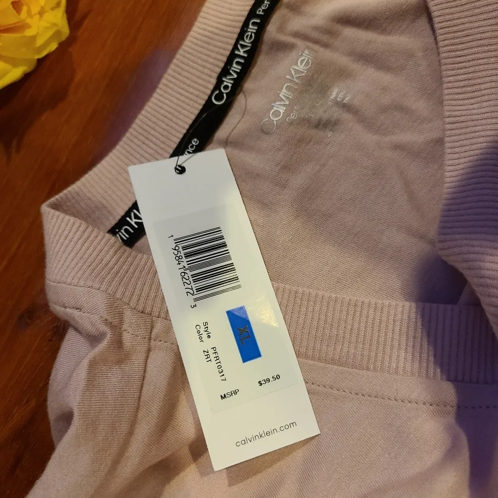 Calvin Klein Light Pink Crop Top Size XL - Image 5