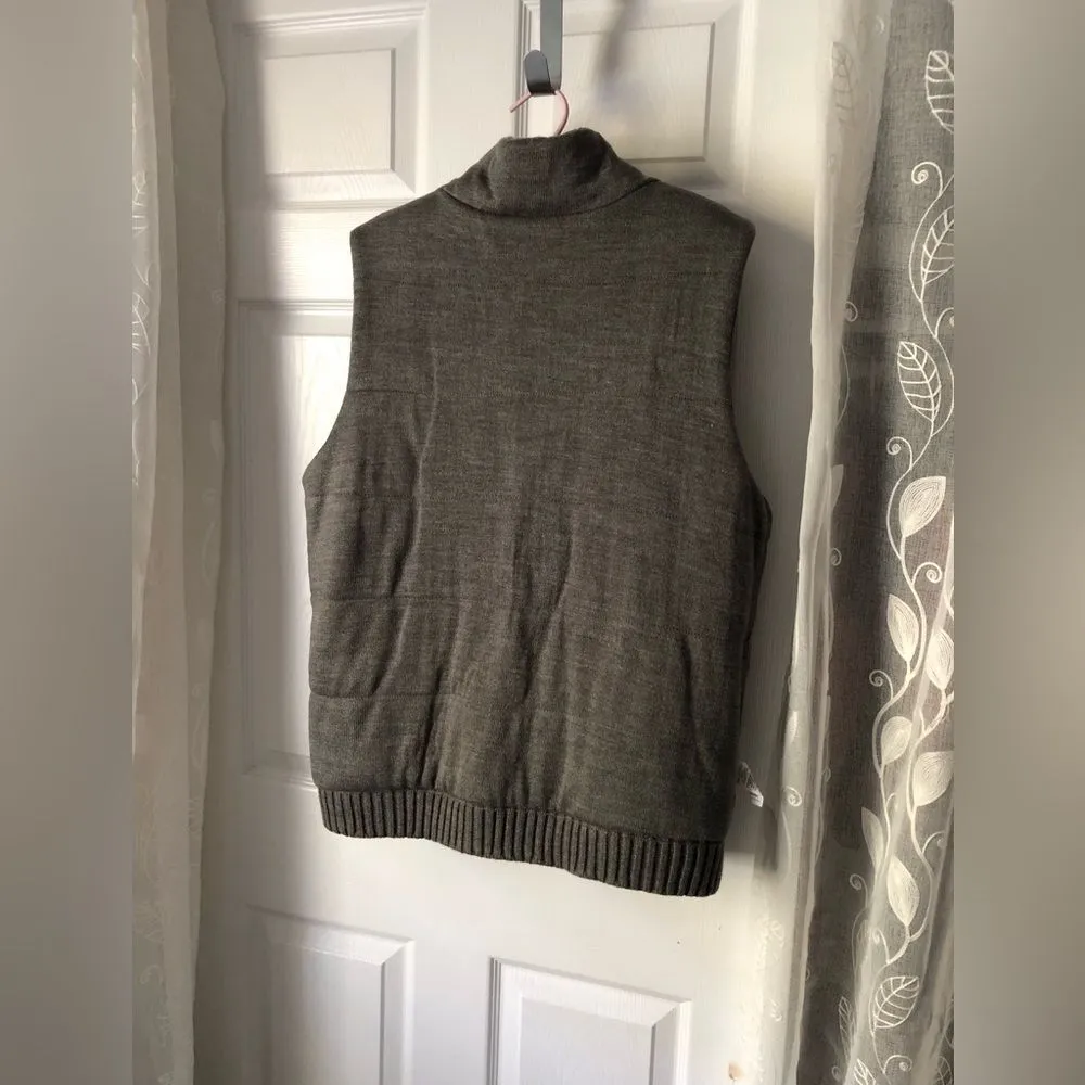 New with tag New York & company cable knit vest reversible, size large - Image 7