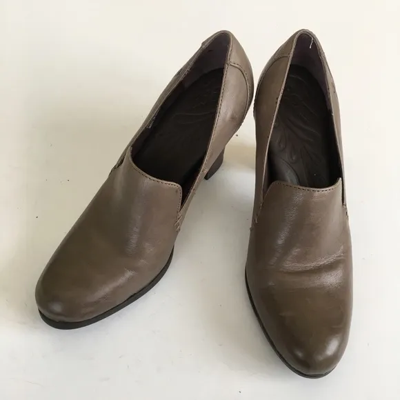 Born Bronze Leather Heels‎ Pumps Brown Size 6 - Image 2