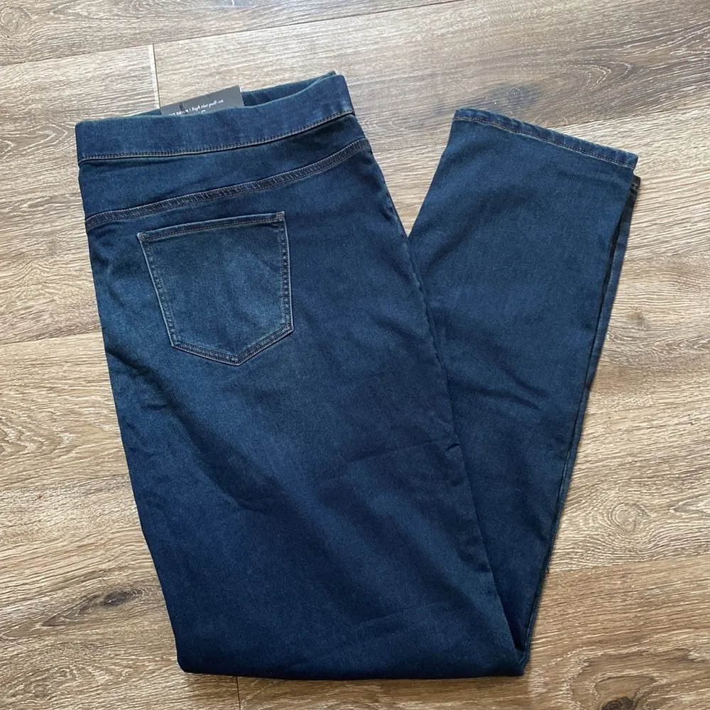 NEW Avenue Denim High Rise Jegging Pull On Jeans 26T Knit Denim Super Soft Blue Size undefined - Image 6