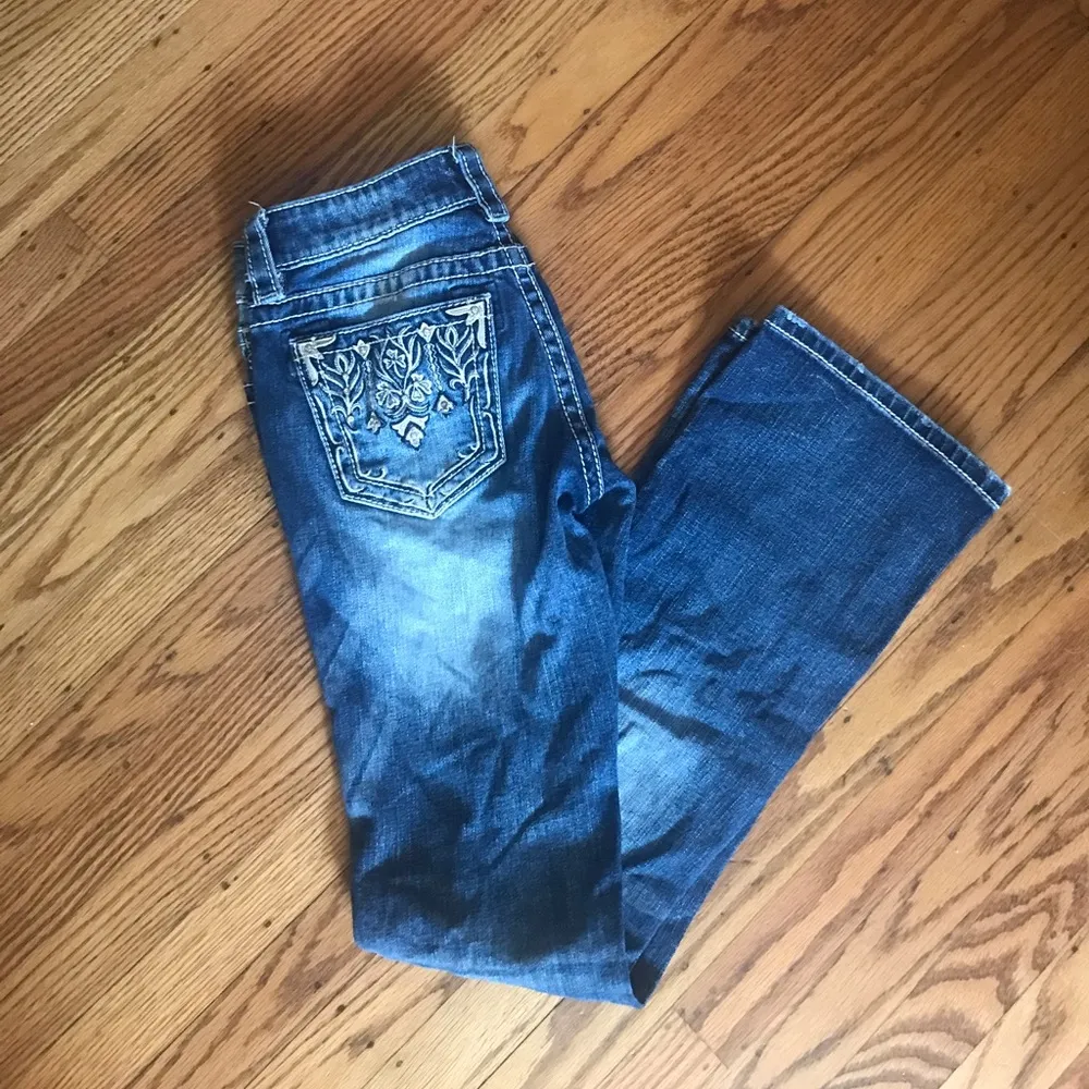 Miss Me Bling Flower Pocket Jeans Size 25 - Image 3