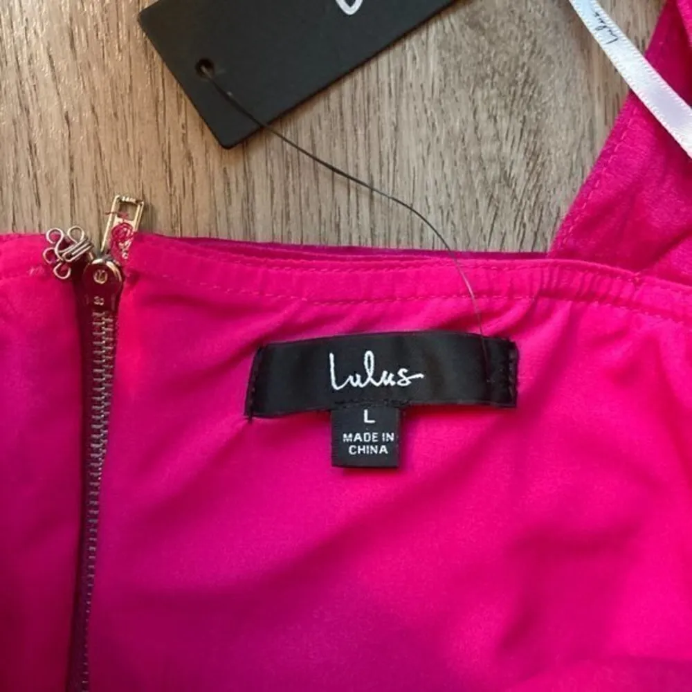 Lulu's Party Queen Fuchsia Satin One-Shoulder Asymmetrical Crop Top Size L NWT - Image 5