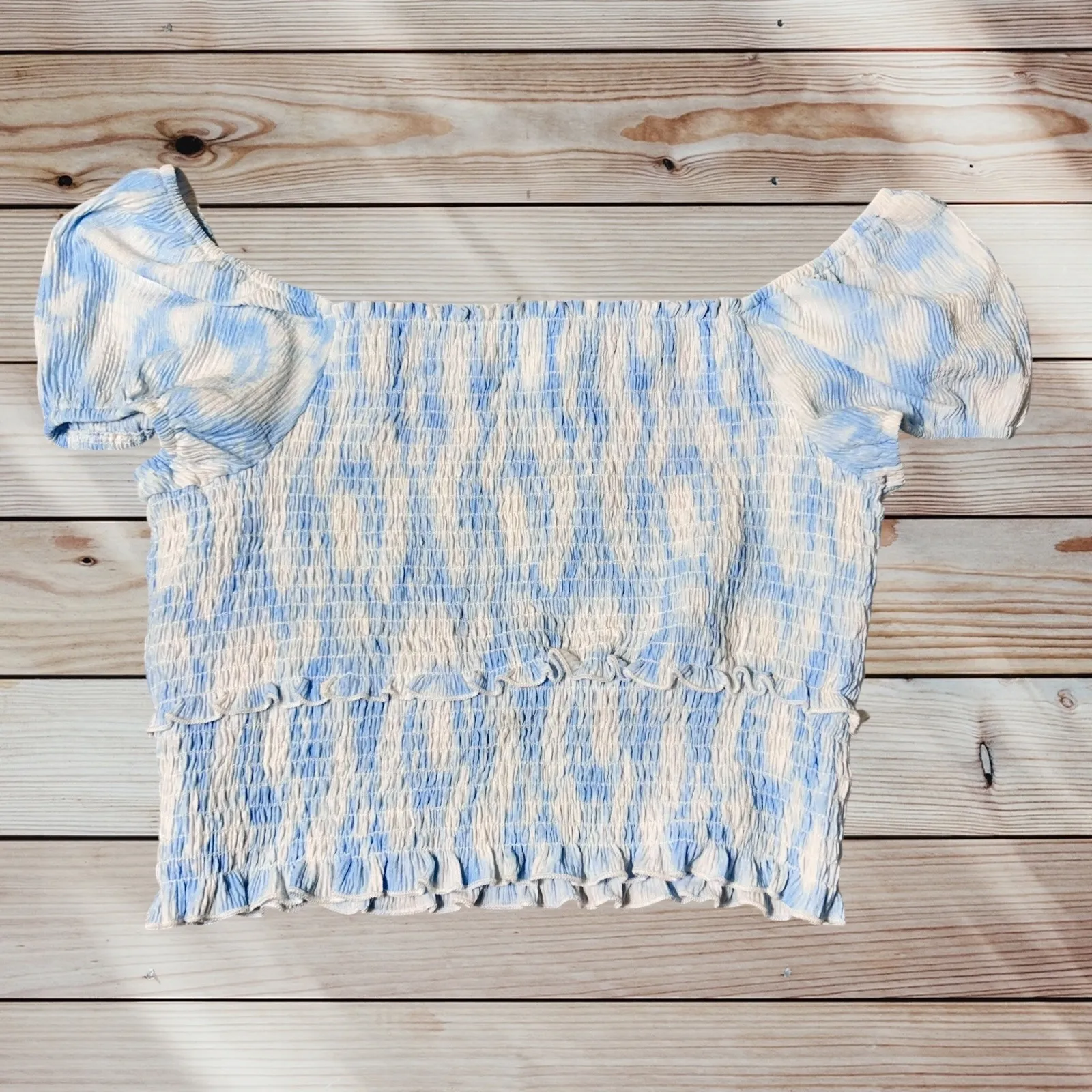 New Lush Smocked Crop Top Womans L Blue Swirl Puff Sleeve Tie Dye Summer Top‎ - Image 3