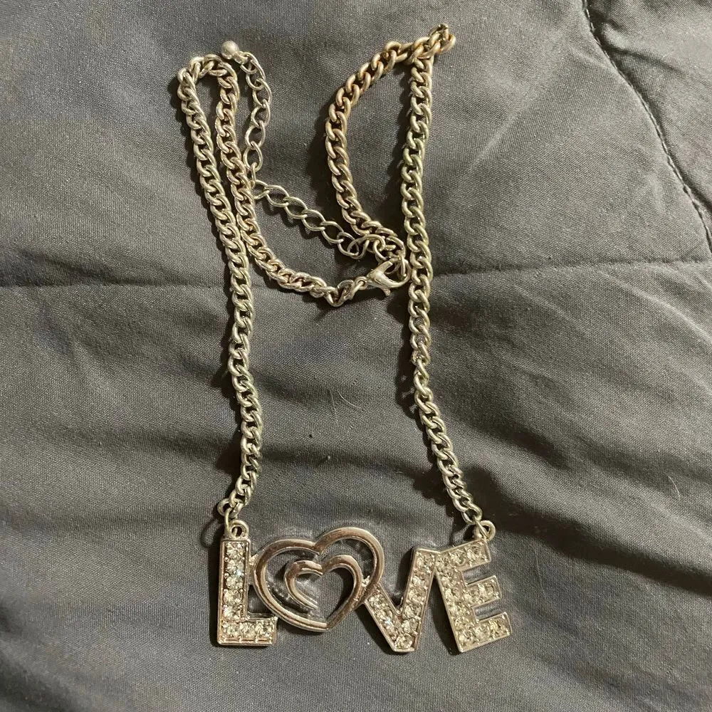 LOVE silver necklace , pair your items up with jeans , dresses, skirts , thigh h Silver - Image 4