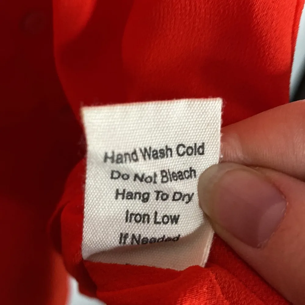 Sweet Wanderer light sleeveless button down top bright red size L - Image 9