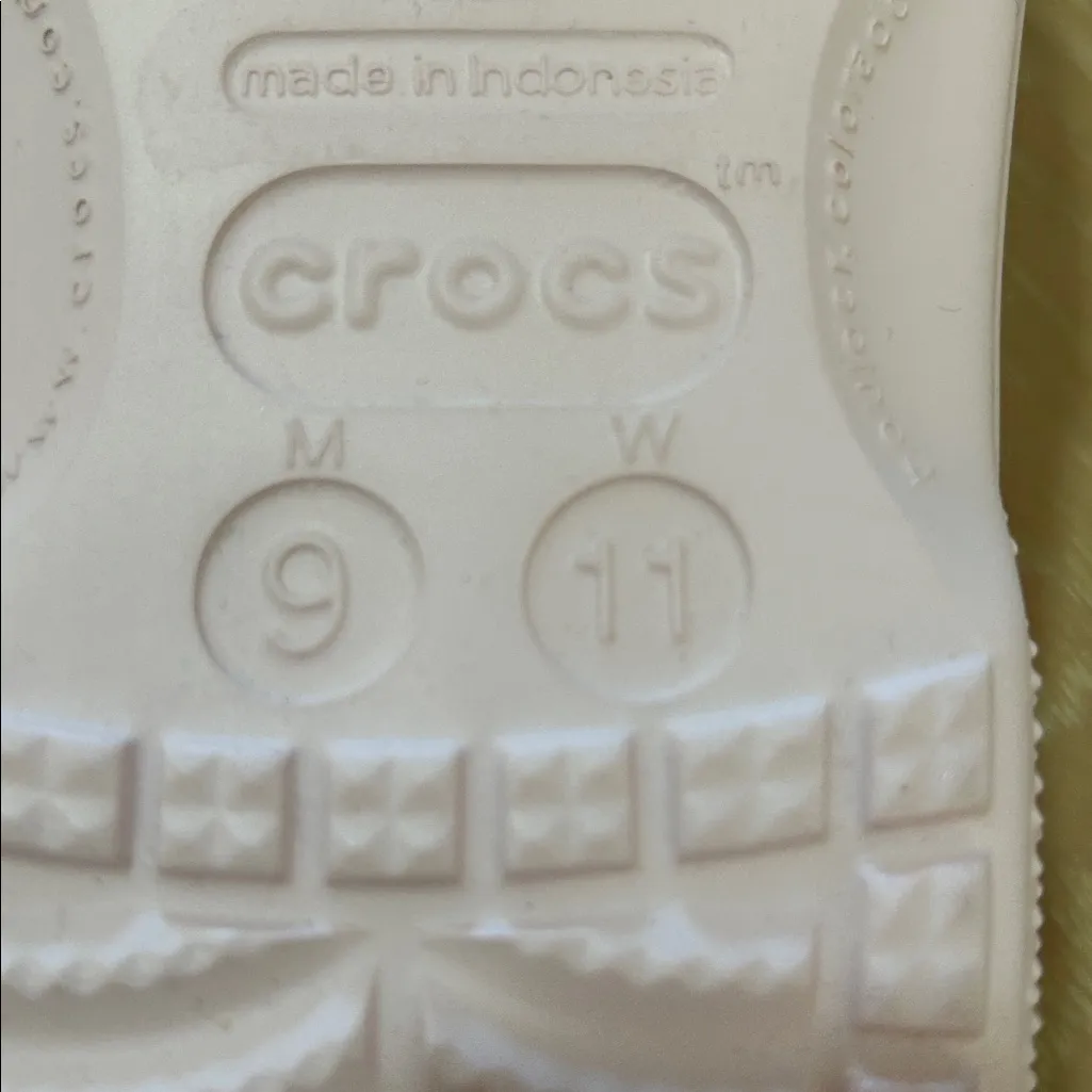 Crocs Baya Clogs, Soft Pink. size 11, NWT - Image 10