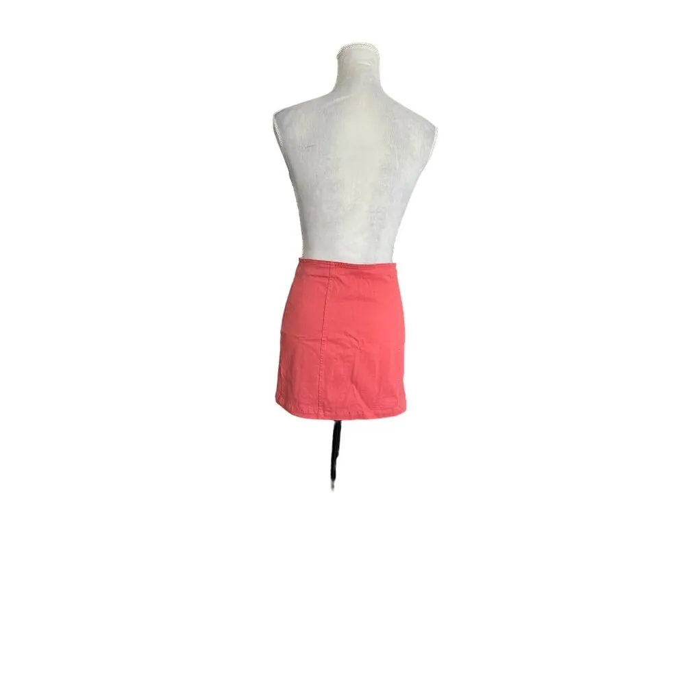 Forever 21 Coral Mini Skirt With Front Zipper Closure HAS FLAW Pull tab on zipper is short - Image 5