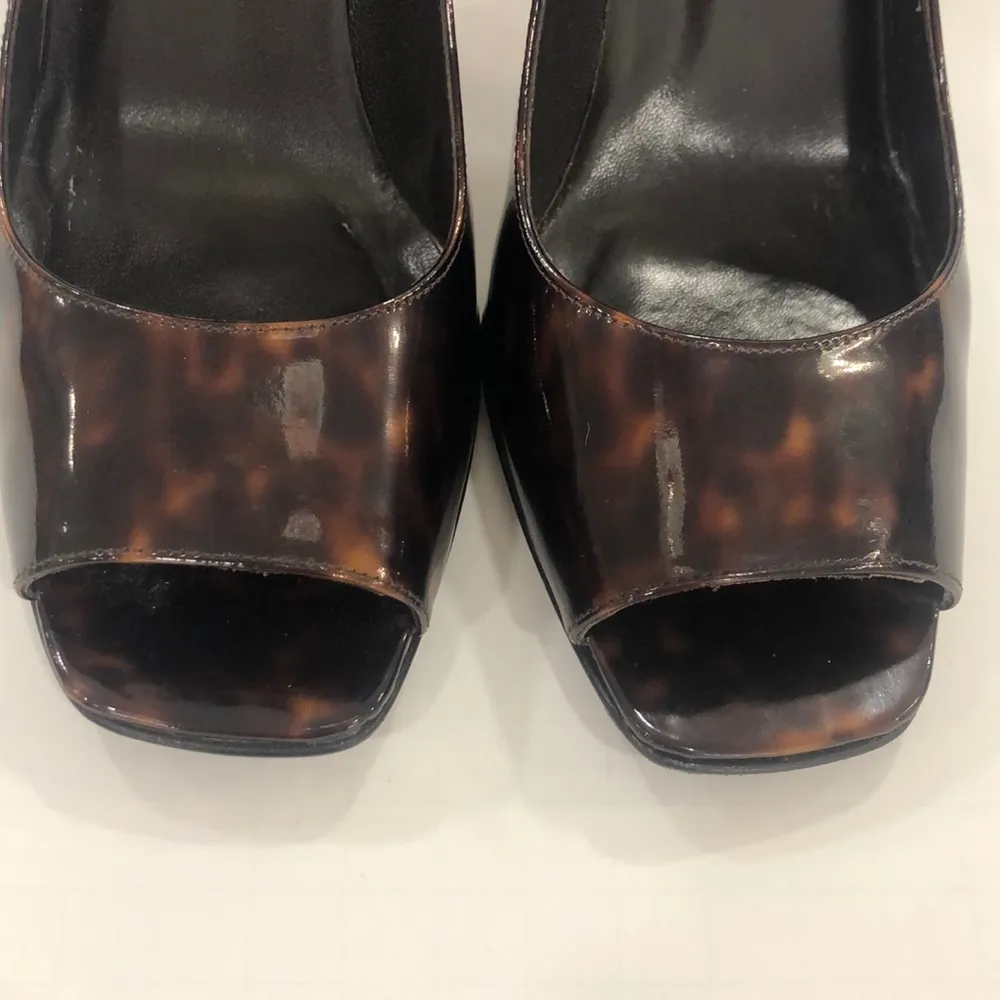 Stuart Weitzman Open Toed Tortoise Shell Pump 9M. - Image 3