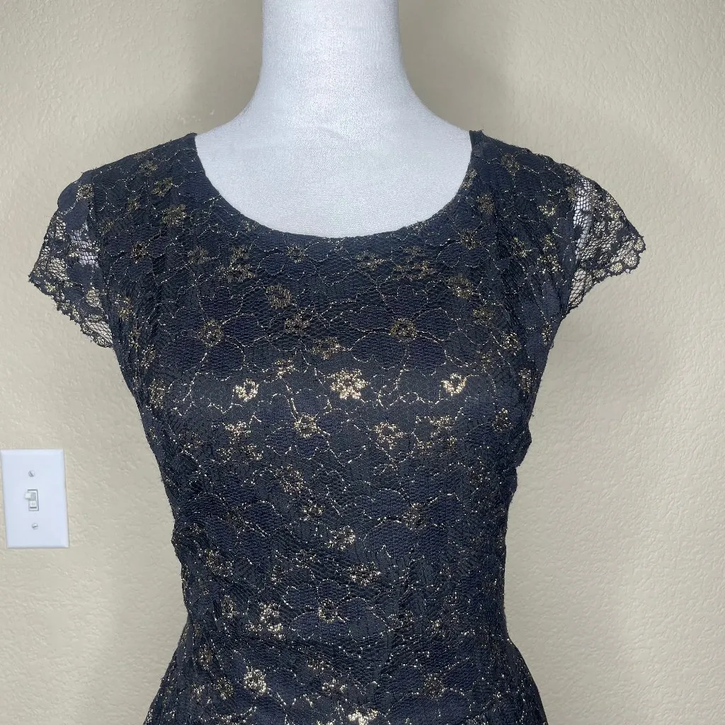 Metallic Black & Gold Lace Cap Sleeve Cocktail Dress Size 12 - Image 2