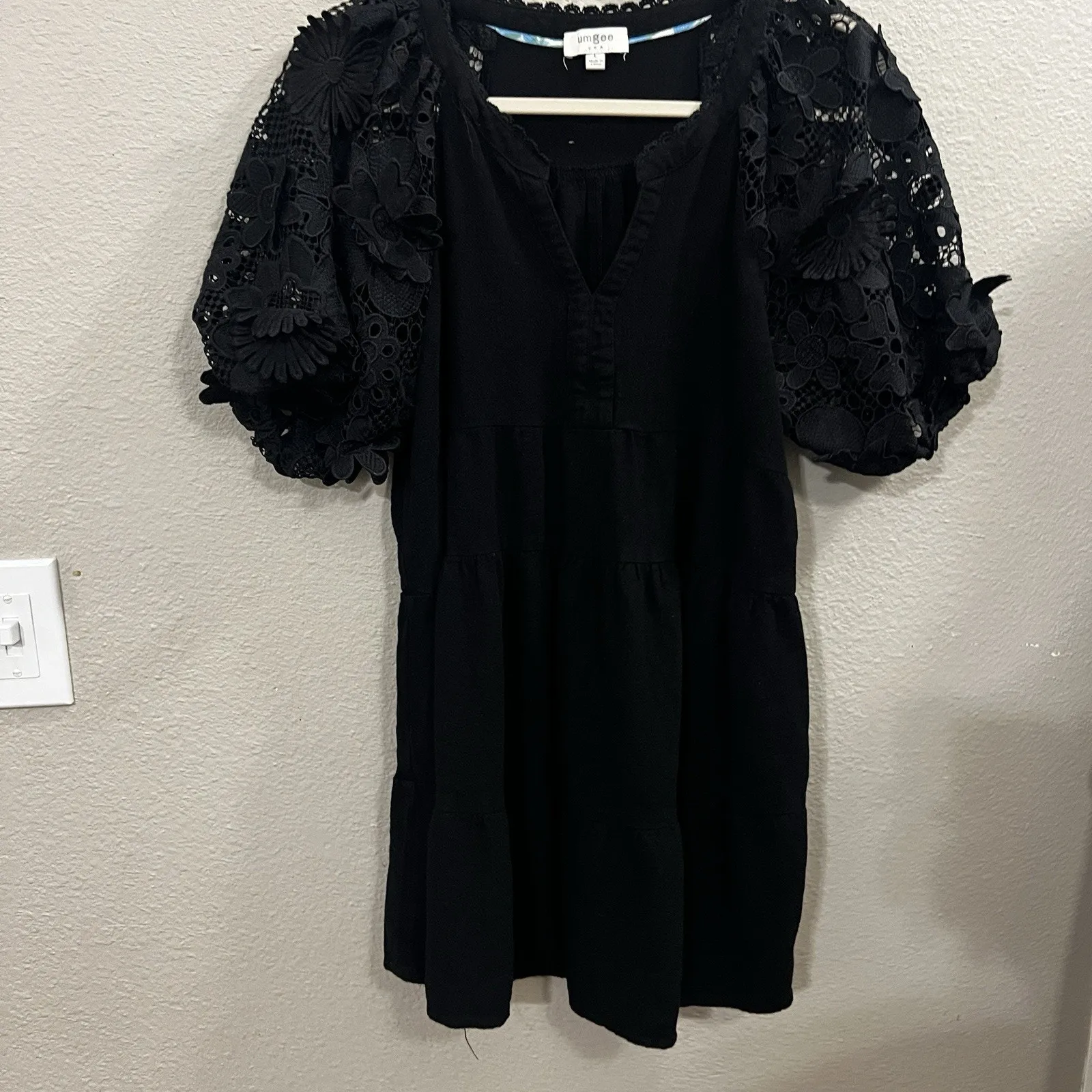 Umgee Tiered Mini Dress Black Size Large Floral Embroidered Puff Sleeve Popover - Image 3