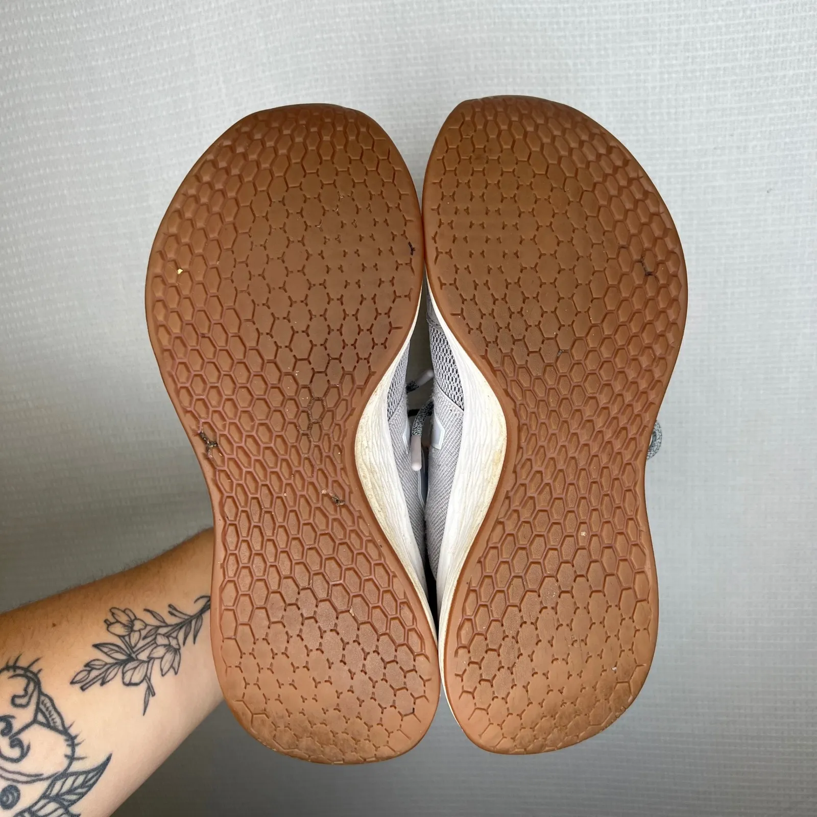 New Balance Fresh Foam Roav v1 Running Shoes Women's Size‎ 10.5 Gray - Image 4