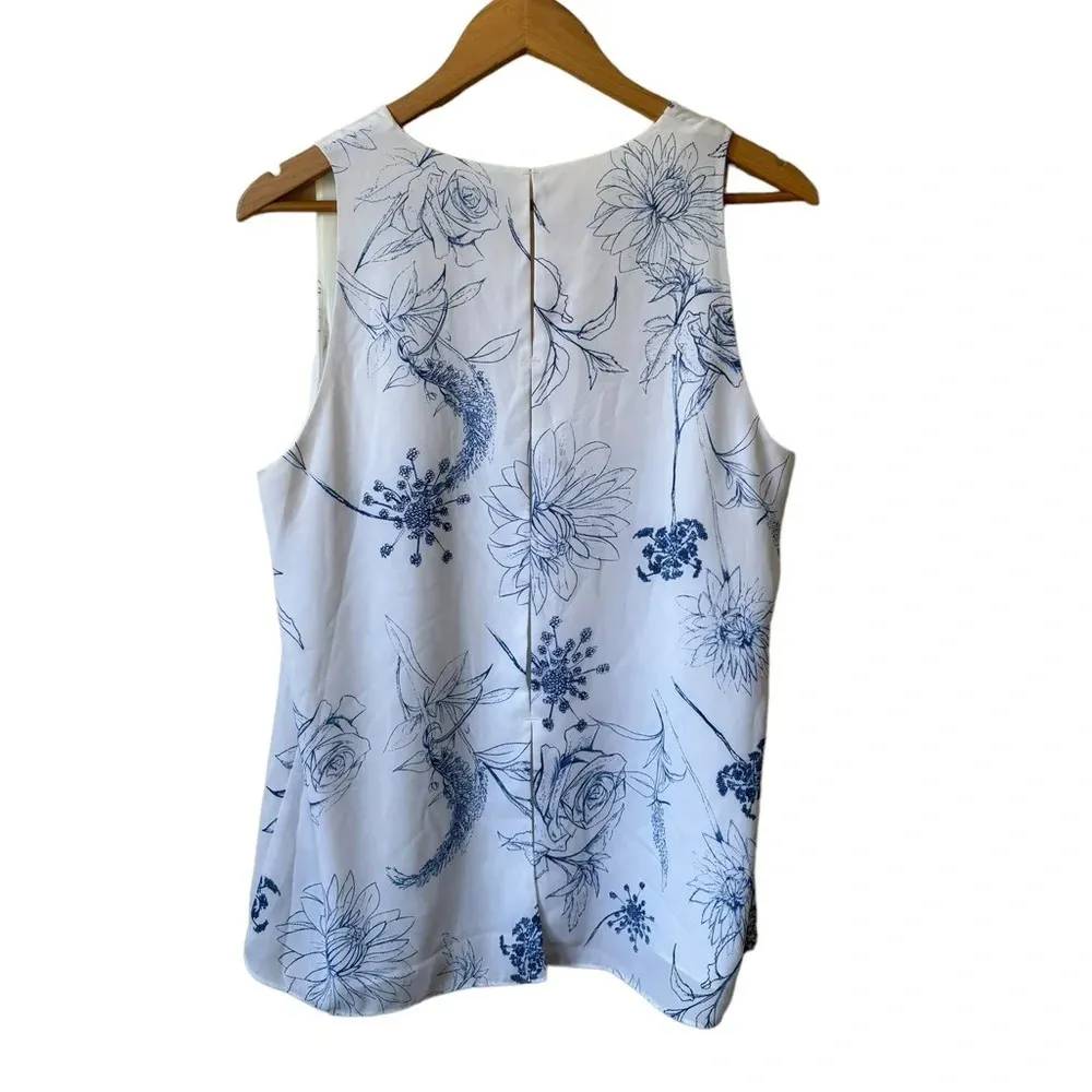 Aritzia Babaton Maddox Blouse Flowly V Neck Sleeveless Size M Hand drawn Print - Image 8
