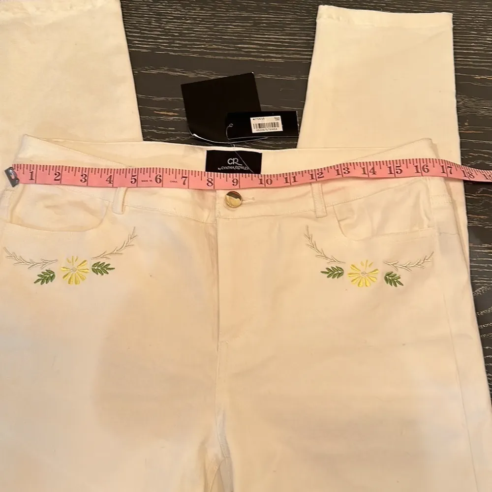 Cynthia Rowley Skinny Pants - White - Embroidered floral size 12 NWT - Image 4