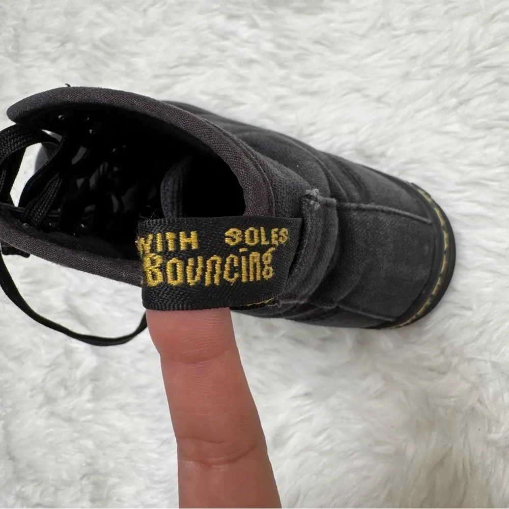 Dr. Martens Shoreditch AirWair Canvas Sneakers Size 6 Black Combat Boots - Image 8