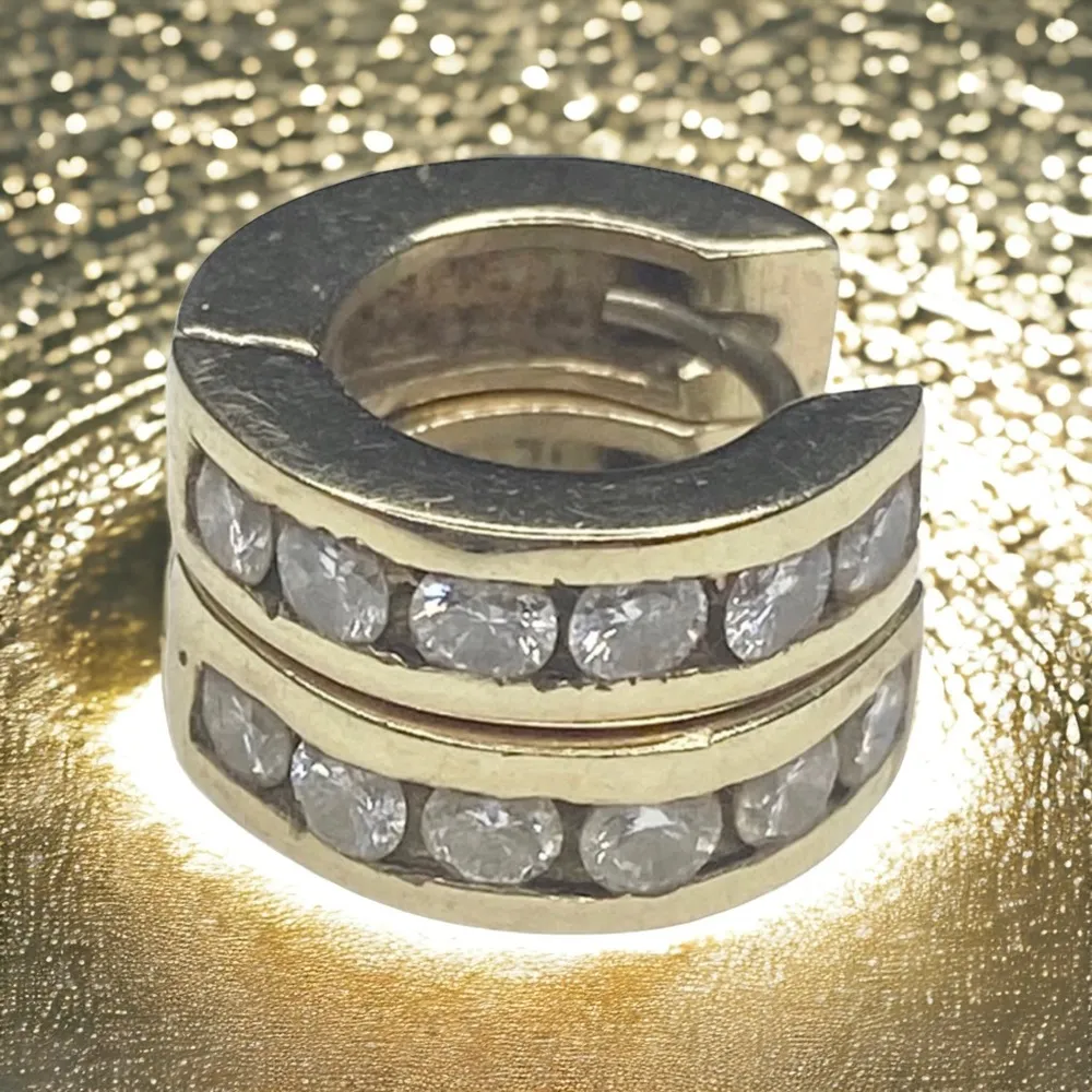 Vintage 90’s: 1 CT Diamond Huggies Earrings ☼ 12 Channel Set Round Stones ☼ 18K - Image 3