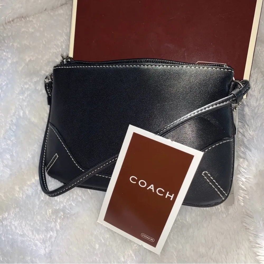 Coach Black Leather Corner Zip Wristlet New with tag and box - Image 2