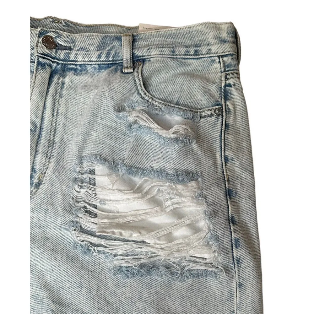 NEW American Eagle Womens Mom Jean Shorts Light Wash Distressed High Waist 16 - Image 3