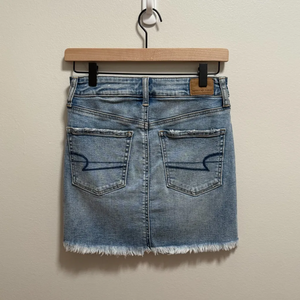American Eagle high rise light wash distressed stretch denim mini skirt 2 NWT - Image 12