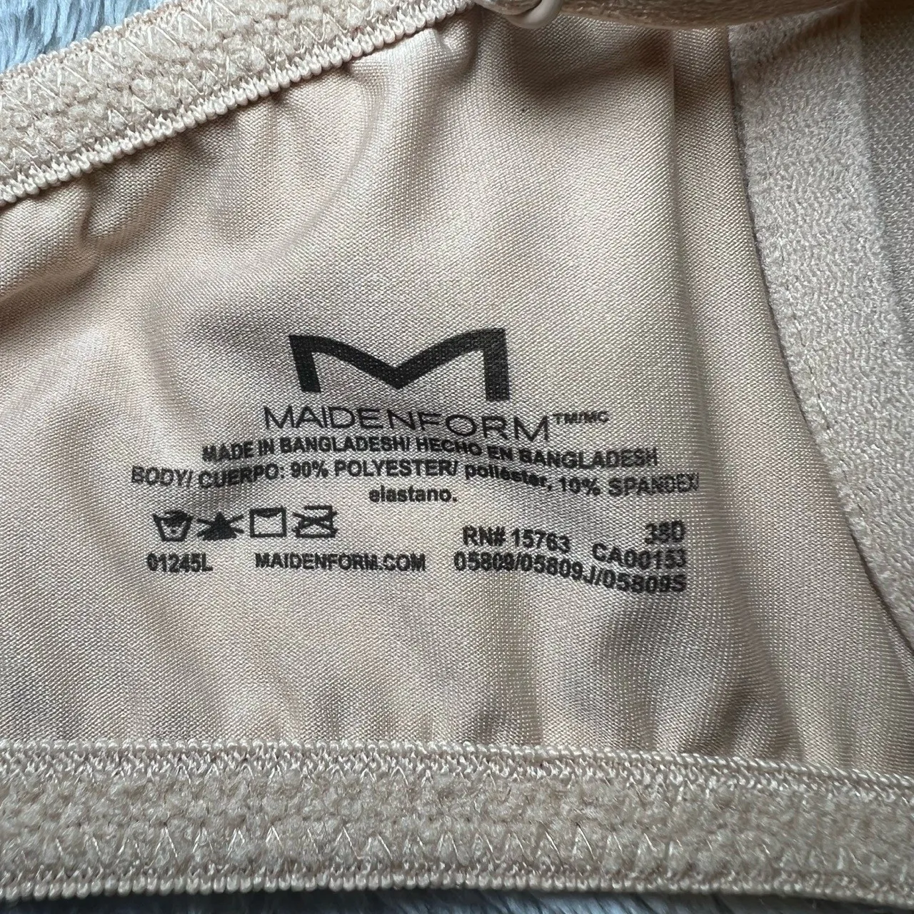 Maidenform NWT Beige Tshirt Bra Size 38D Adjustable Underwire Casual Comfort - Image 3