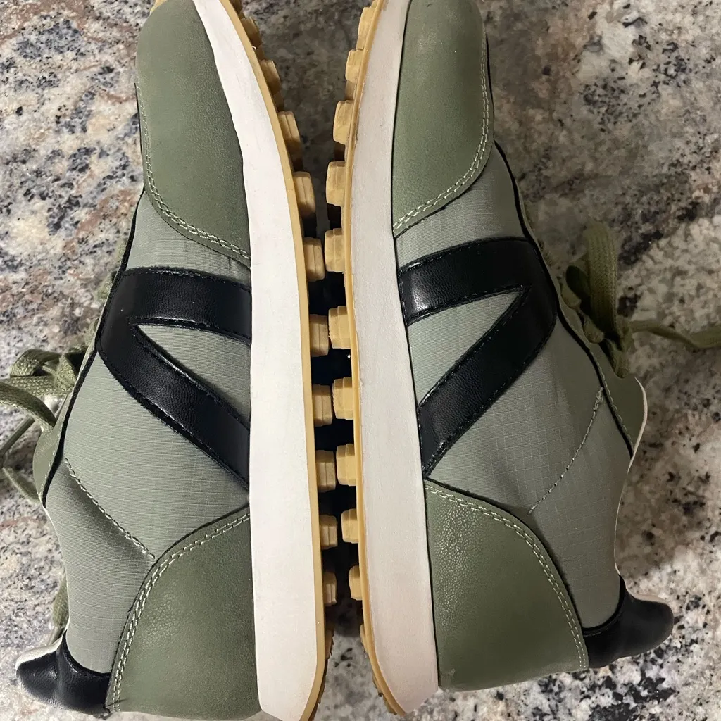 MIA Green and Black Men's Sneakers - Image 10