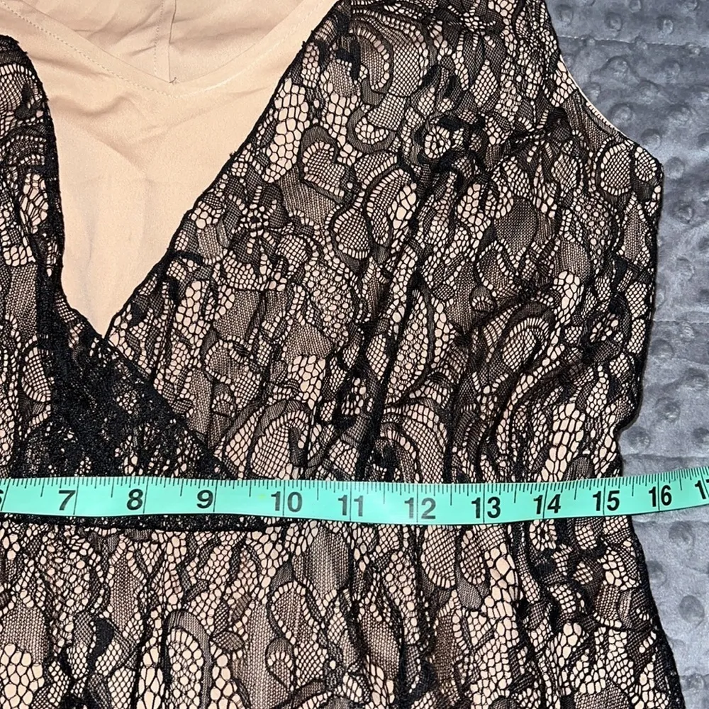 Lauren Conrad sz 12 v-neck midi dress tan black lace handkerchief hem night out - Image 6