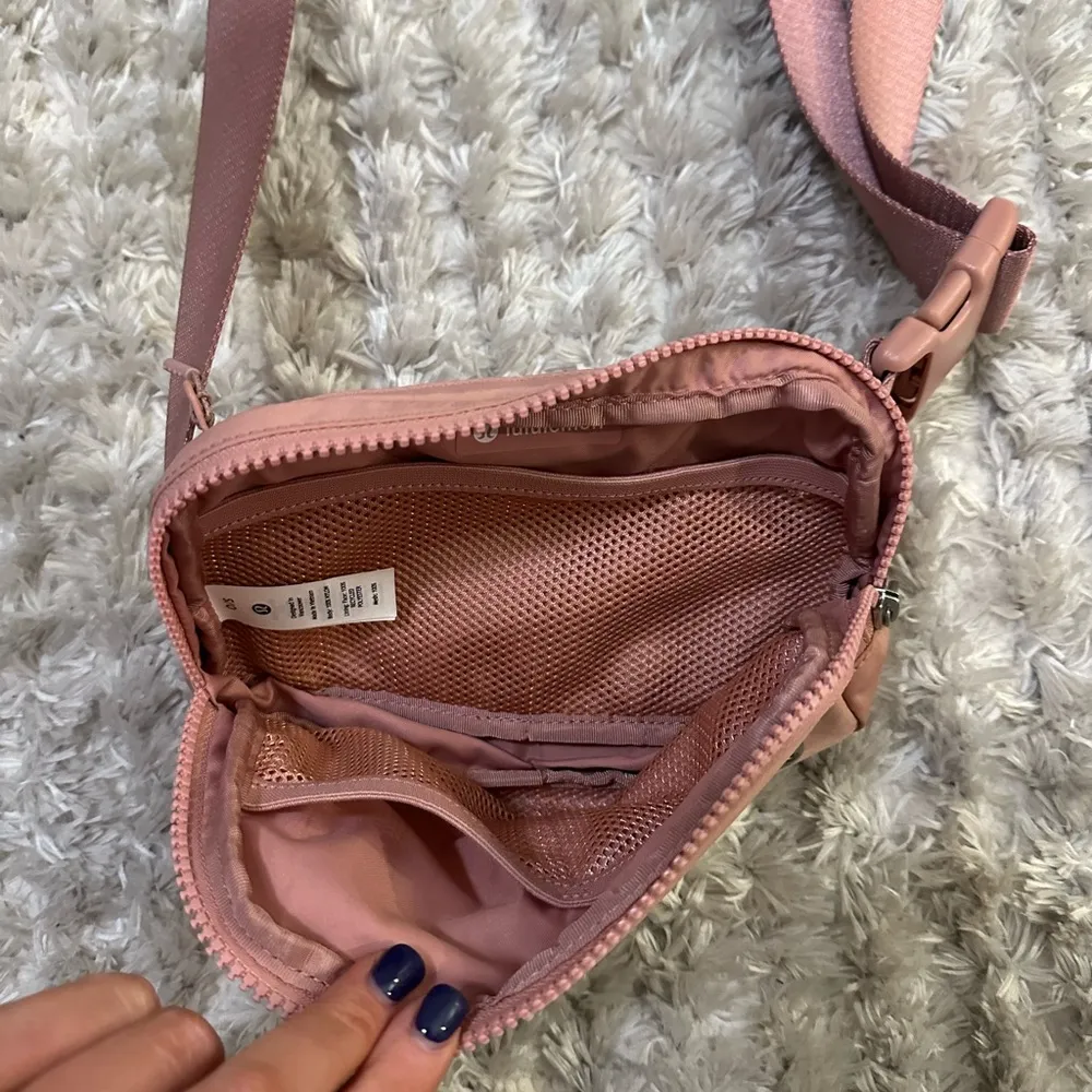 Lululemon belt bag - Image 3