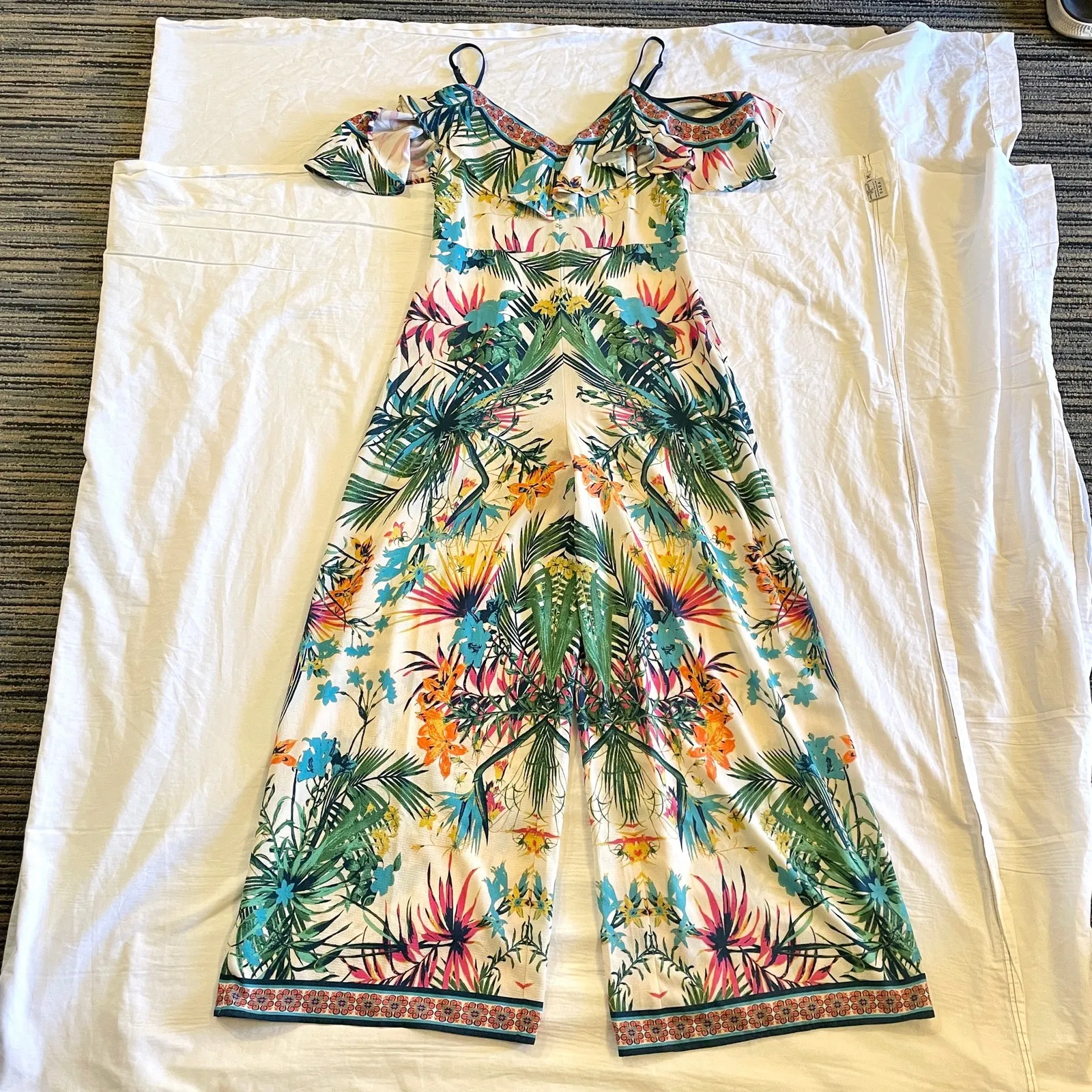 Flying Tomato ruffle cold shoulder wide leg jumpsuit medium P3 2530 - Image 10