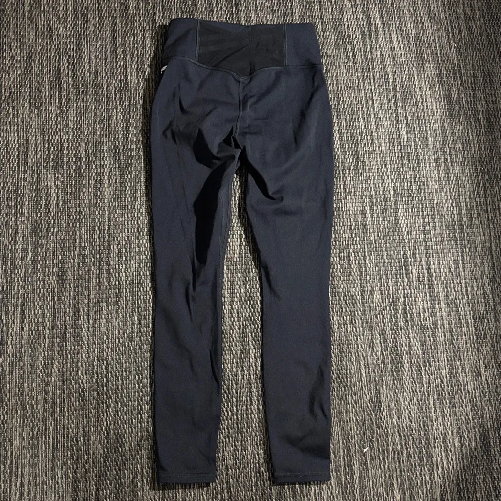 Fabletics Trinity Motion365® High-Waisted 7/8 legging - Image 2