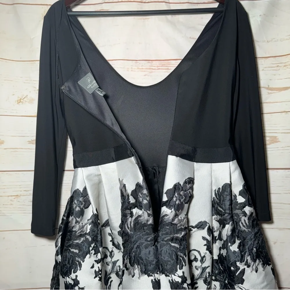 Adrianna Papell • Mini Dress • Pockets • 4 • Black White • Floral • 3/4 Sleeve - Image 7