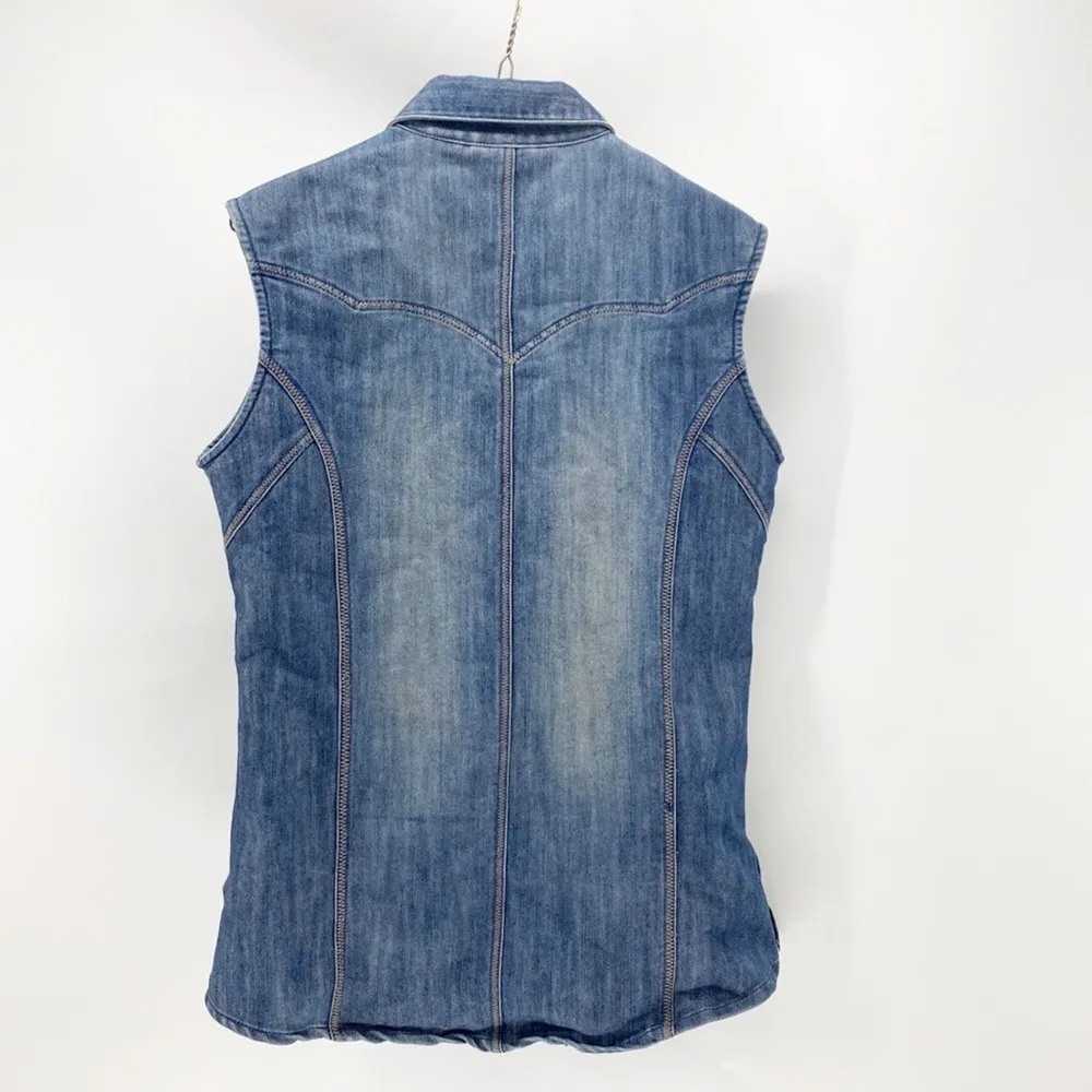 Wrangler form fitting studded denim sleeveless button down western rodeo - Image 7