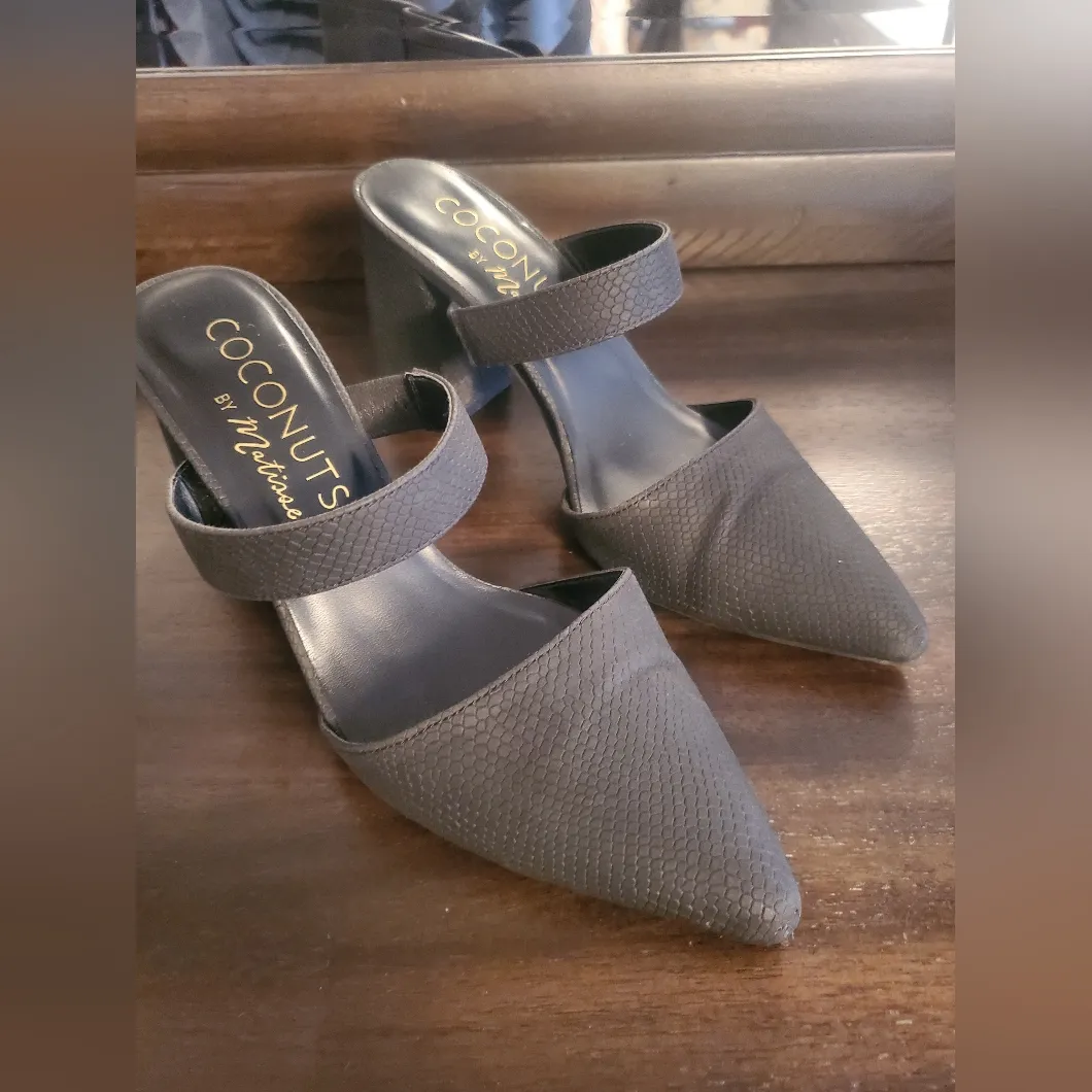 Coconuts by Matisse Black Women's Shoes Size: 8M - Image 2