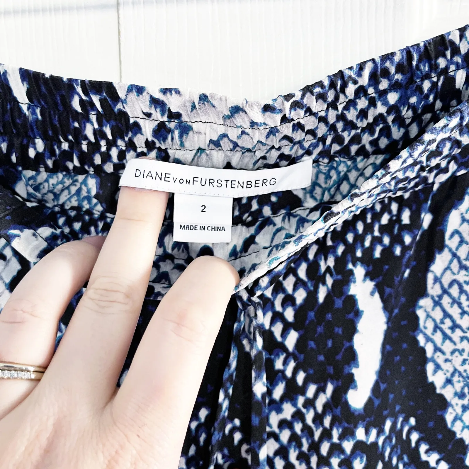 Diane von Furstenberg Bennet Two Animal Blue Snake Print Silk Pants - Image 4