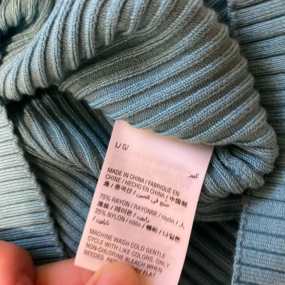 Bar III square blue top - Image 4