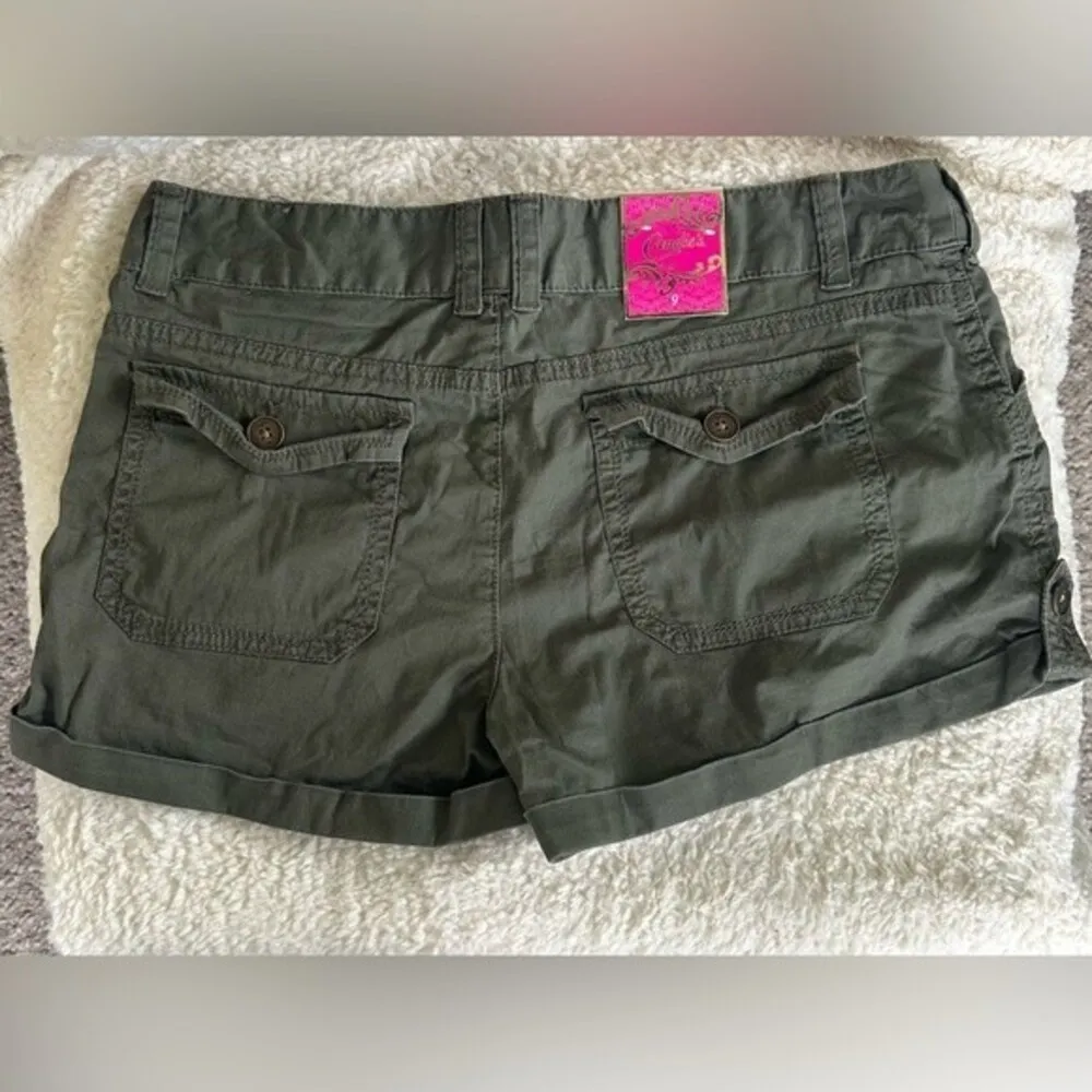 Candie's Juniors Gypsy Daydream Grape Leaf Olive Green Chino Style Shorts 9 - Image 3