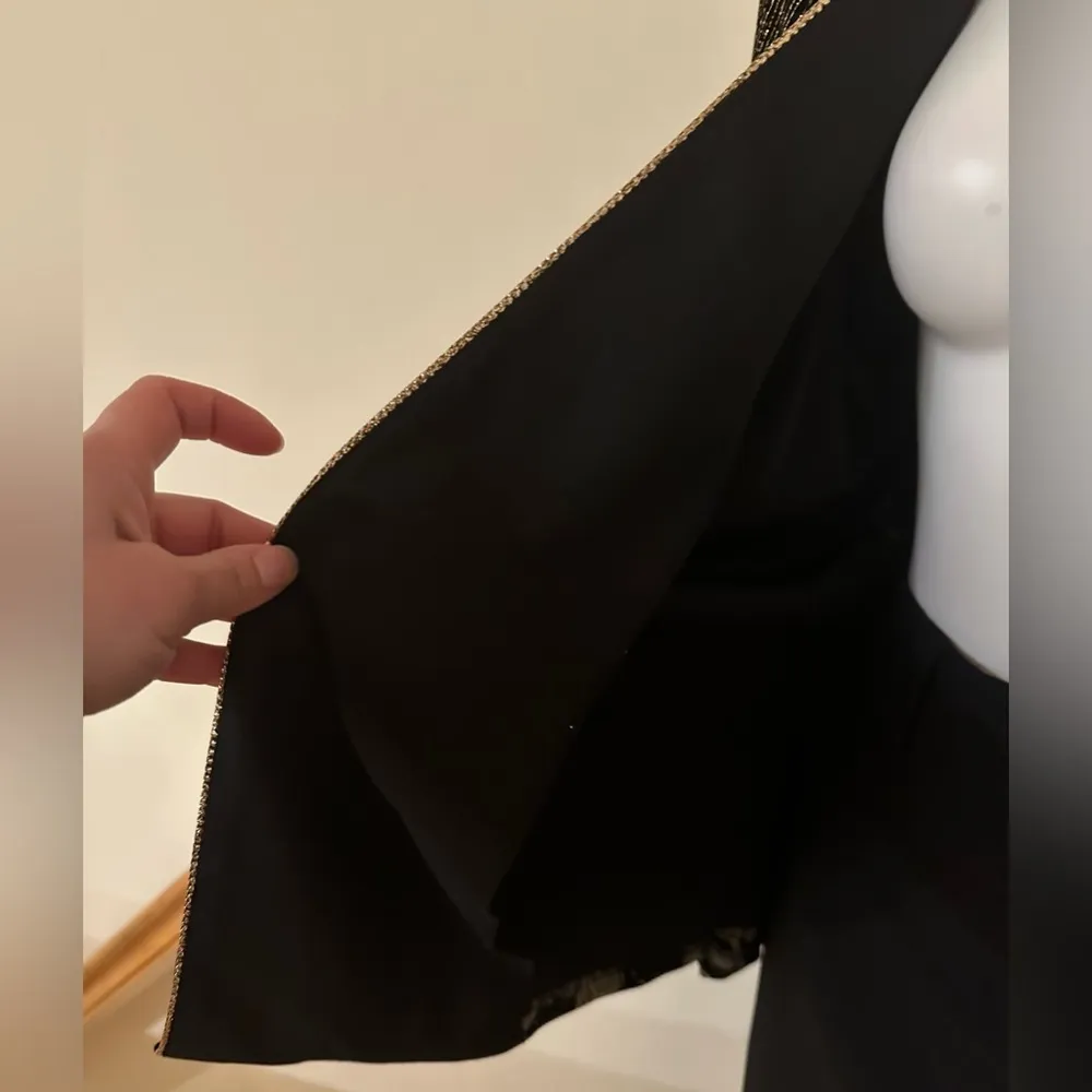 Black & Metallic Gold Floral Print Sz 16W Gold Button & Shoulder Pads - Image 8