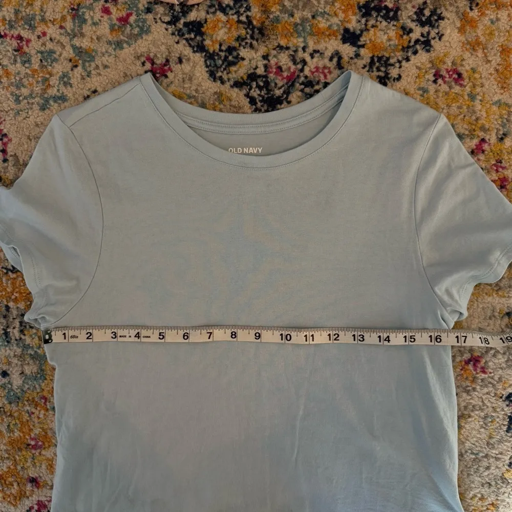 Old Navy Baby Blue Short Sleeve Basic Shirt Women’s Size Large - Image 7