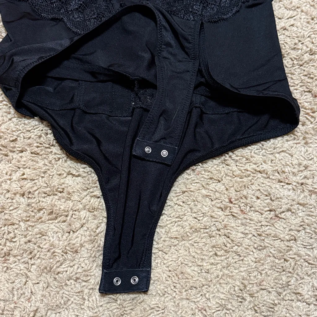 ASTR Elegant Black Lace Blouse - Image 4