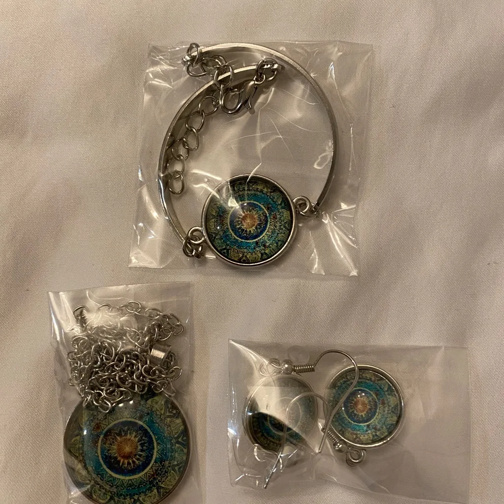 Mandala flower time gemstone necklace, bracelet &‎ earrings set, glass pendant Silver - Image 6