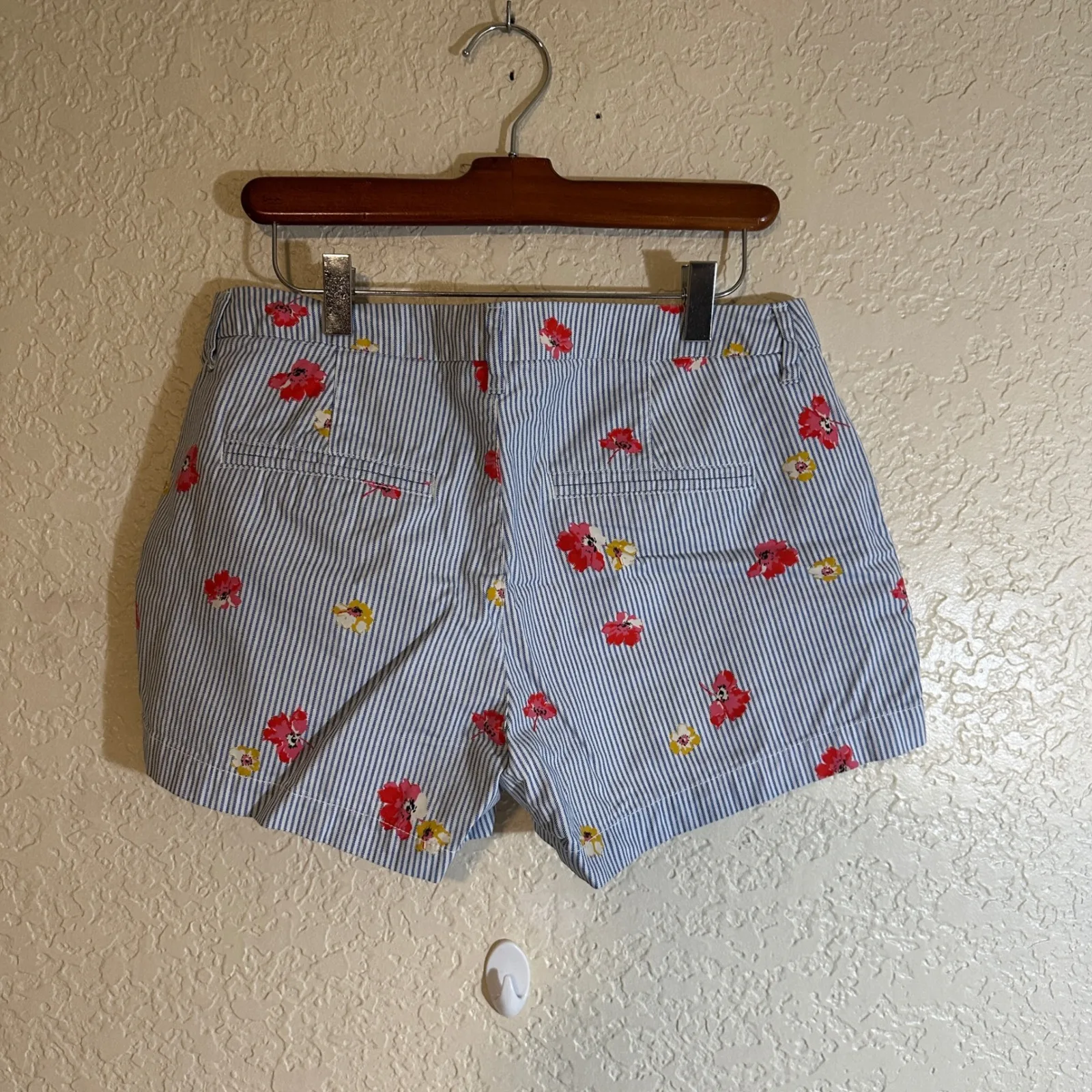 Old Navy Womens Blue Stripe Floral Print Everyday Chino Shorts Size 30 - Image 7