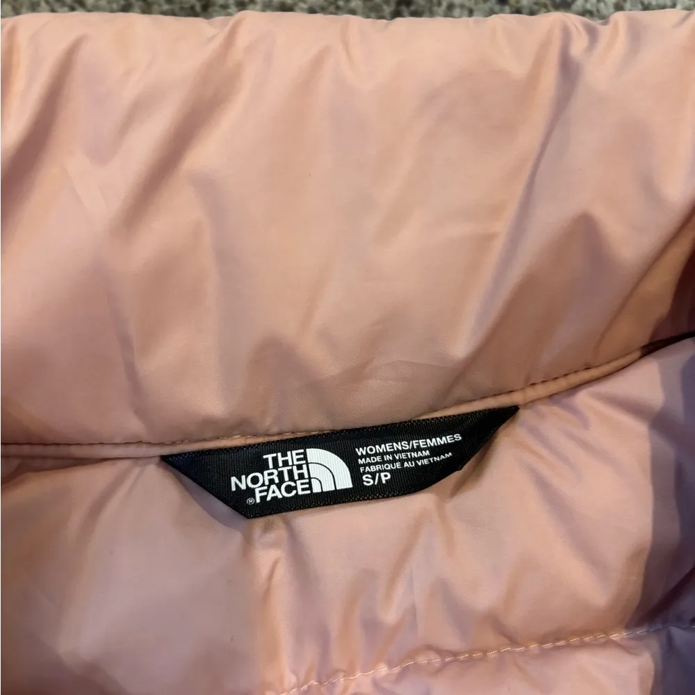 The North Face 550 Puffer Vest - Image 2